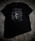 Camisa “muchos nombres, un solo Dios”